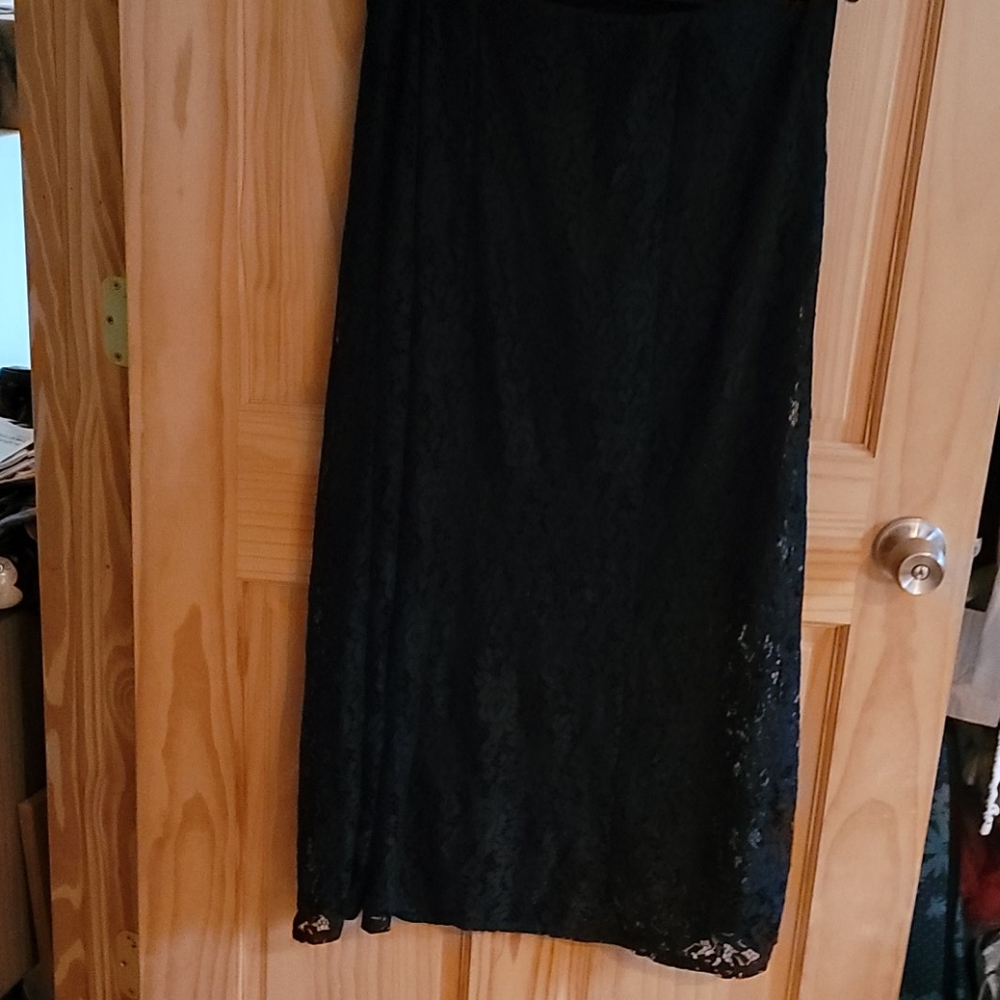 Faded Glory lace like skirt, size L12-14